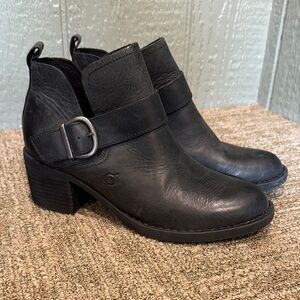 Born Black Leather Ankle Boots - size 7.5